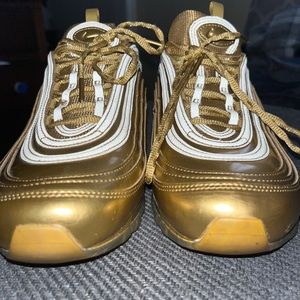 Selling air nike 10.5